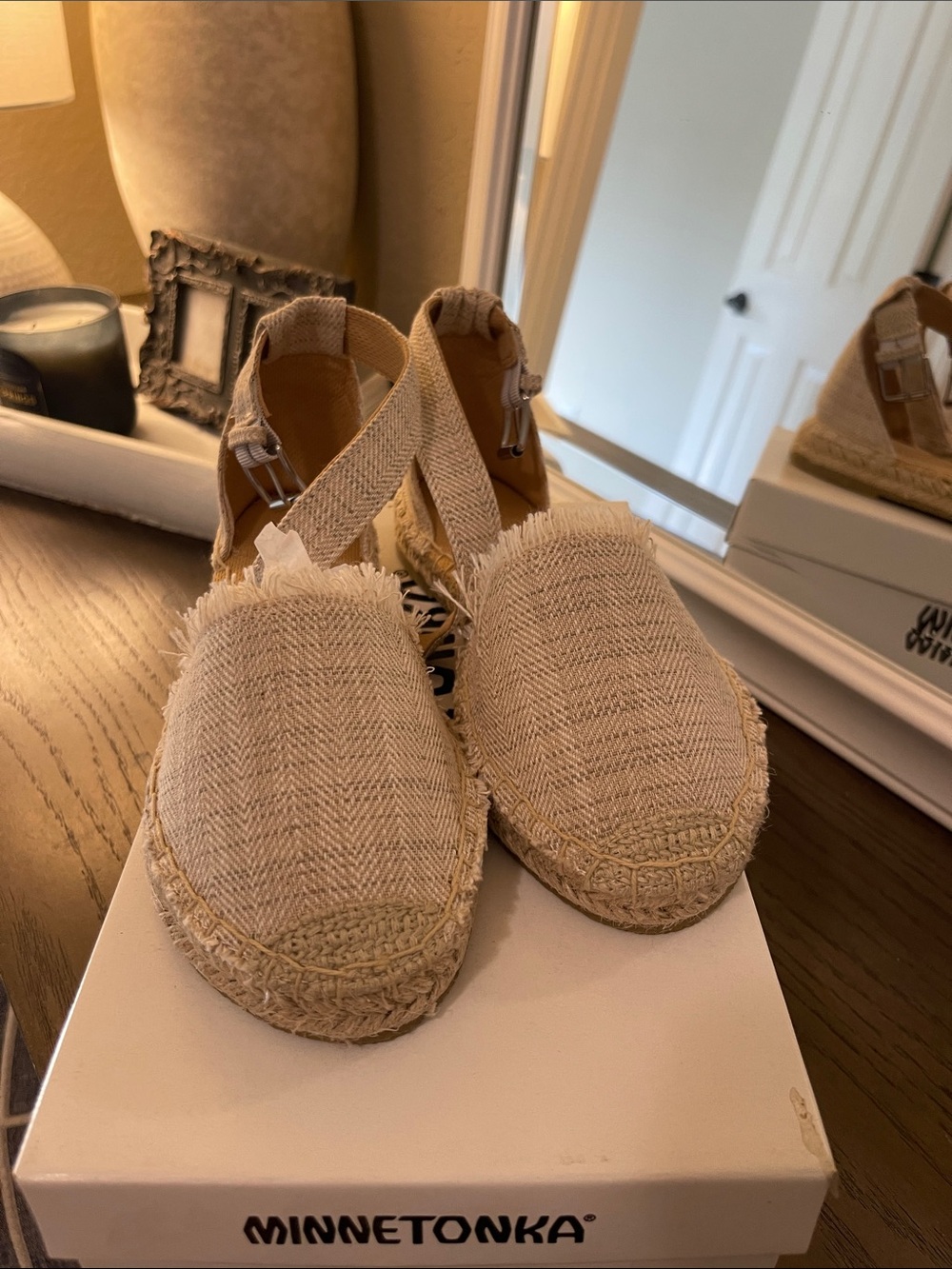 Minnetonka Women's Beige Espadrille Wedge Sandals size 6